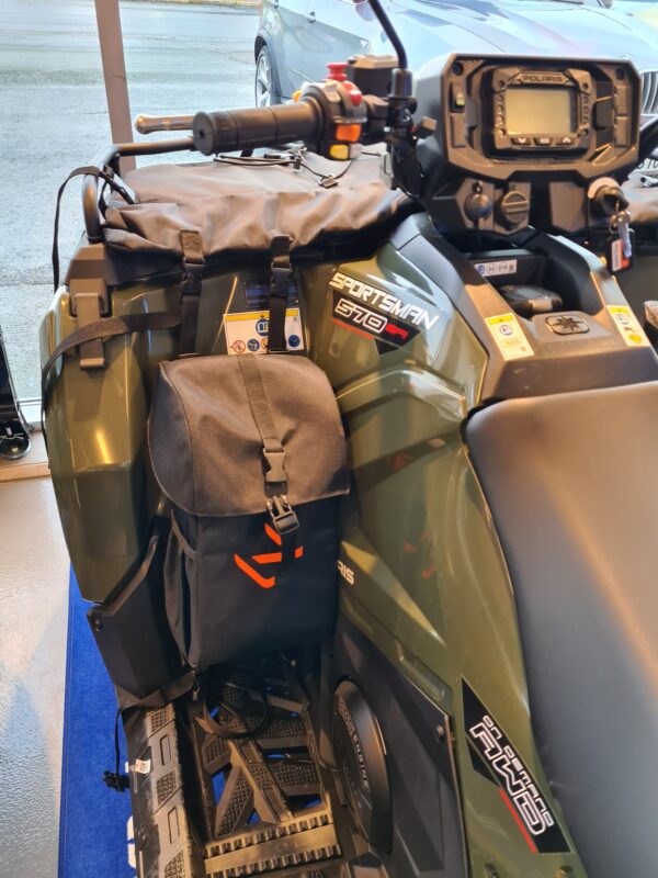 One size fits all fender bag